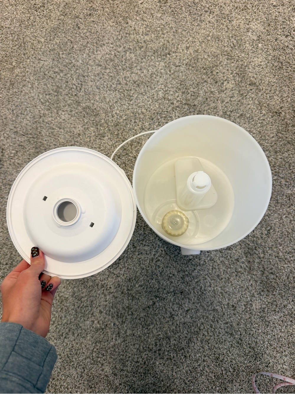Levoit humidifier - Picture 3 of 5